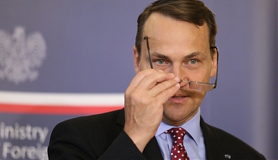 Radosław Sikorski wspiera banderowców?